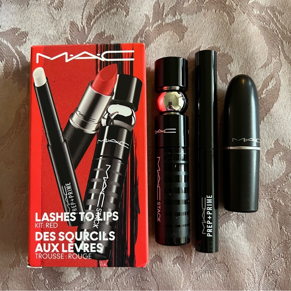 MAC Lashes to Lips Kit - Red - Picture 4 of 5